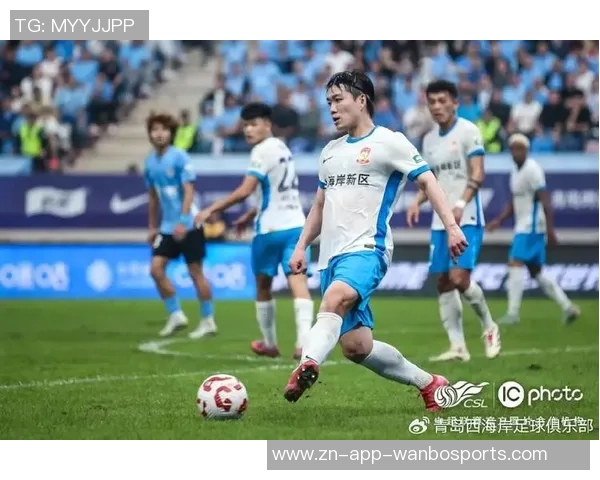 大连英博主场落后青岛西海岸阿齐兹精彩进球助队领先