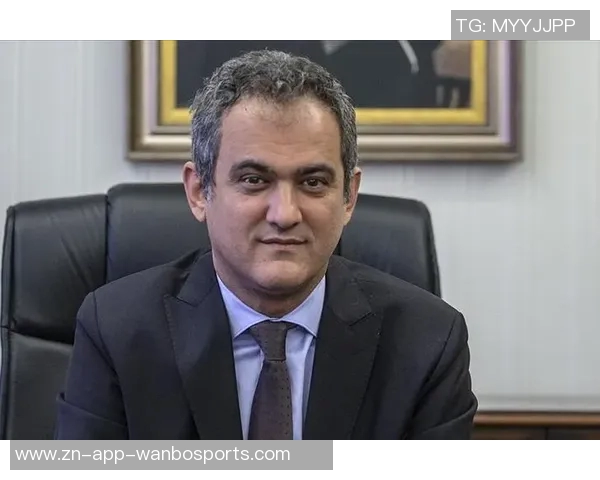 土耳其门将厄泽尔擅自离队或遭一年禁赛重罚 土耳其门将厄泽尔擅自离队或遭一年禁赛重罚