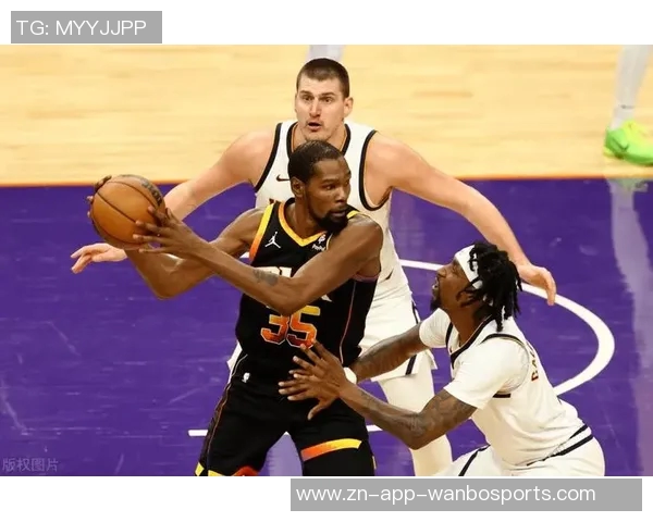 费尔斯半场表现出色8中5三分2中1贡献12分并送出3次助攻 费尔斯半场表现出色8中5三分2中1贡献12分并送出3次助攻