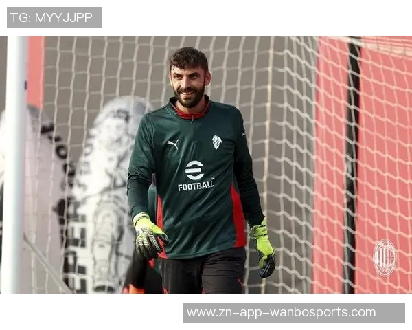 莱奥提前回归米兰积极训练全力争取重返首发阵容