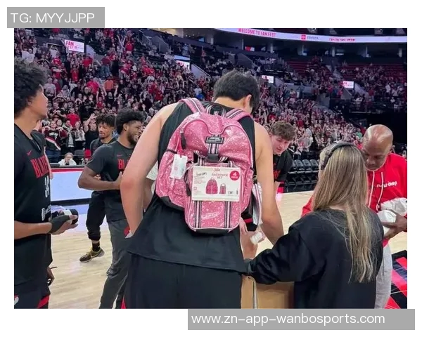 杨瀚森的粉色小书包背后故事:时尚与个性的完美结合 杨瀚森的粉色小书包背后故事:时尚与个性的完美结合