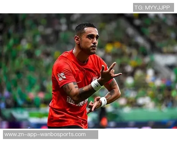 刘闻超带队海港在教学赛中以4-3逆转取胜莱昂纳多梅开二度助力球队 刘闻超带队海港在教学赛中以4-3逆转取胜莱昂纳多梅开二度助力球队