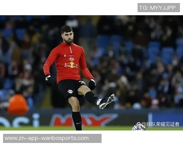 阿莫林战术调整曼联频繁长传避免后场失误引发关注 阿莫林战术调整曼联频繁长传避免后场失误引发关注